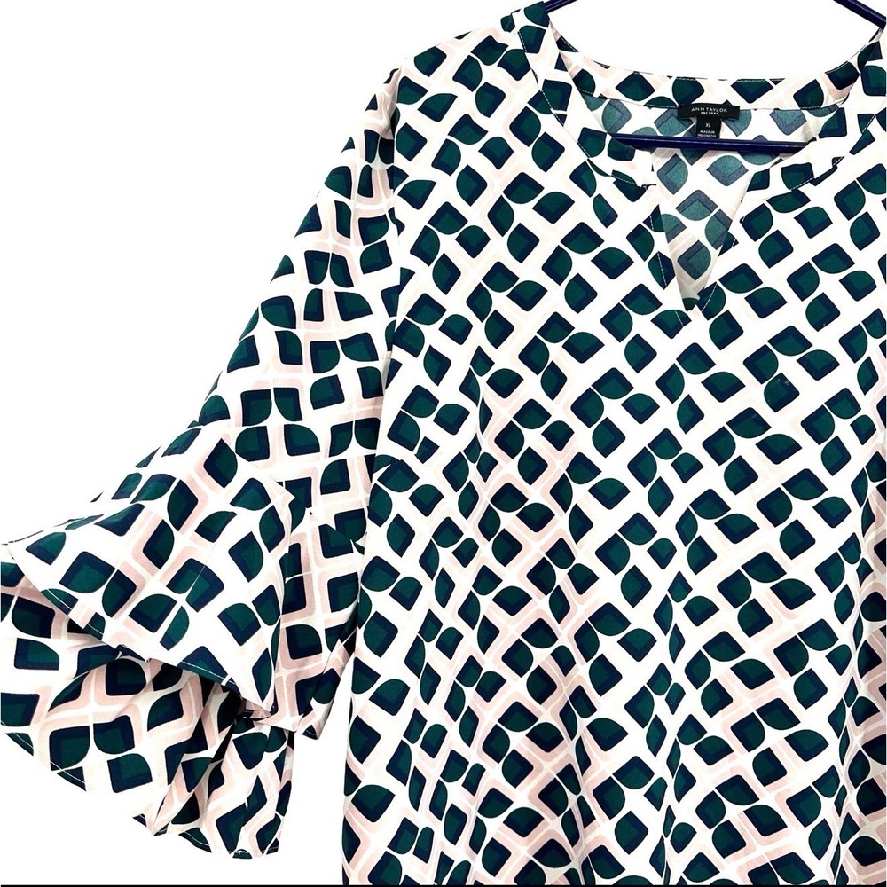 Ann Taylor Women's Geometric Print V Neck Ruffle Bell Sleeve Blouse XL‎ - Picture 3 of 6